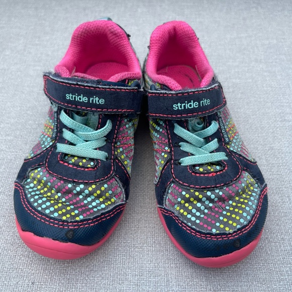 Super Adorable Stride Rite Everyday Sneakers - Picture 9 of 10